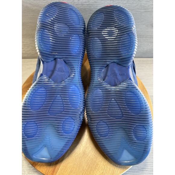 Athletic_Shoes